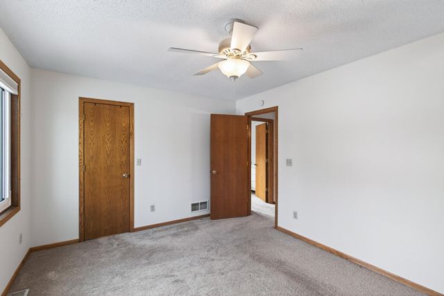 4076 States Avenue, Eagan, MN 55123