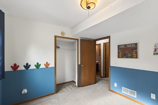 4076 States Avenue, Eagan, MN 55123