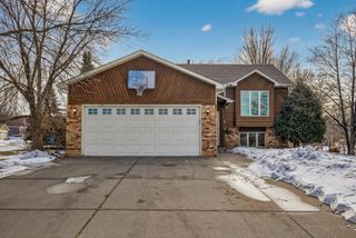 4076 States Avenue, Eagan, MN 55123