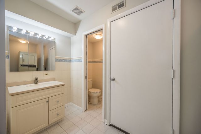 1122 W Altgeld Street 8, Chicago, IL 60614