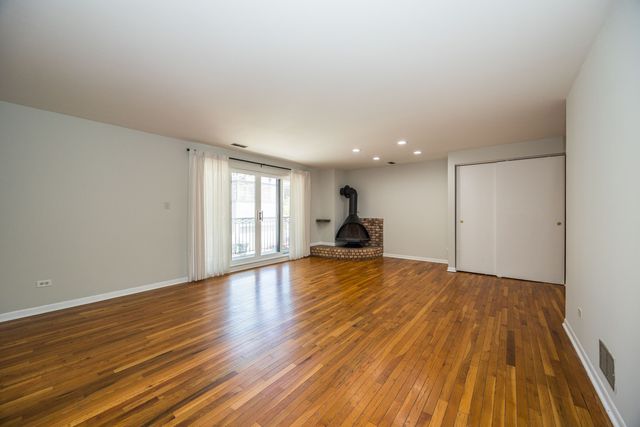 1122 W Altgeld Street 8, Chicago, IL 60614