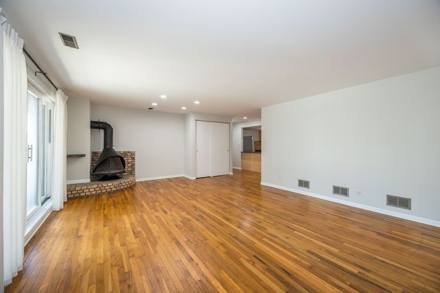 1122 W Altgeld Street 8, Chicago, IL 60614