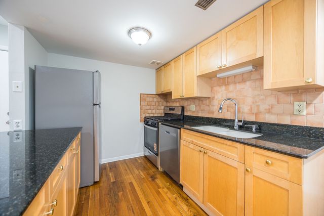 1122 W Altgeld Street 8, Chicago, IL 60614