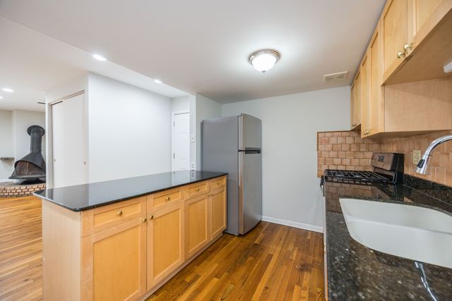 1122 W Altgeld Street 8, Chicago, IL 60614