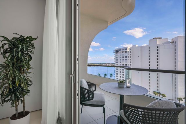 200 Arkona Court 1002, West Palm Beach, FL 33401