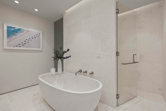 200 Arkona Court 1002, West Palm Beach, FL 33401