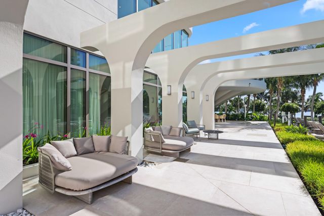 200 Arkona Court 1002, West Palm Beach, FL 33401