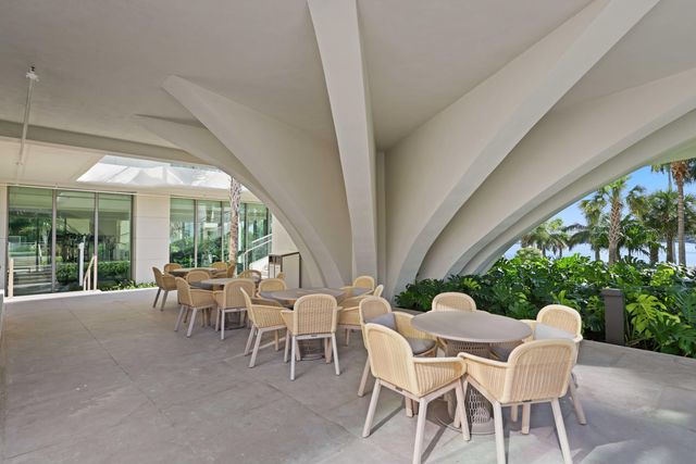 200 Arkona Court 1002, West Palm Beach, FL 33401