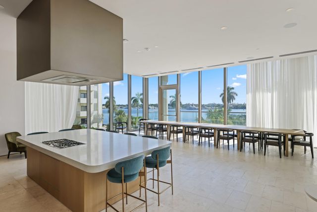 200 Arkona Court 1002, West Palm Beach, FL 33401