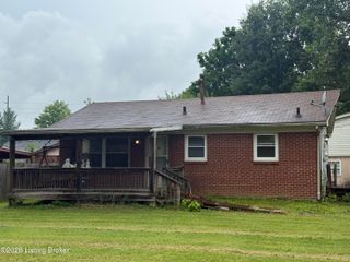 13106 Meadowlawn Dr, Louisville, KY 40272