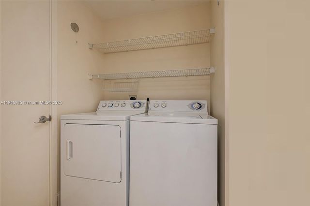 218 SE 14th St 1203, Miami, FL 33131