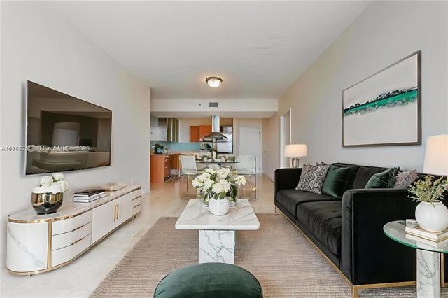 218 SE 14th St 1203, Miami, FL 33131