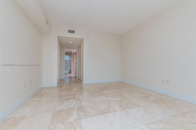 218 SE 14th St 1203, Miami, FL 33131