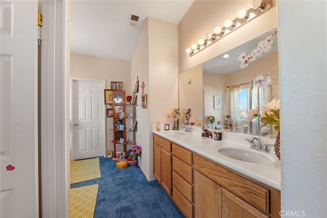 11762 Nehmans, Adelanto, CA 92301