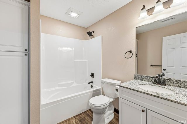 51628 Lakeland Road, Elkhart, IN 46514