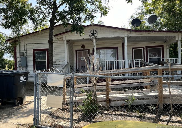 20268 FM 471 S, Natalia, TX 78059