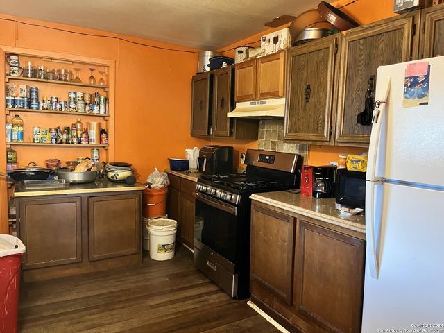 20268 FM 471 S, Natalia, TX 78059