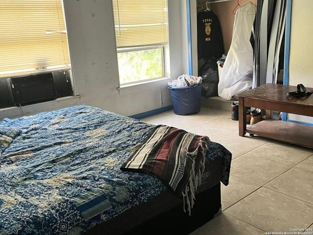 20268 FM 471 S, Natalia, TX 78059