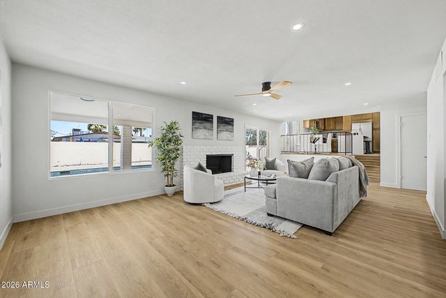 4016 W SOLANO Drive S, Phoenix, AZ 85019