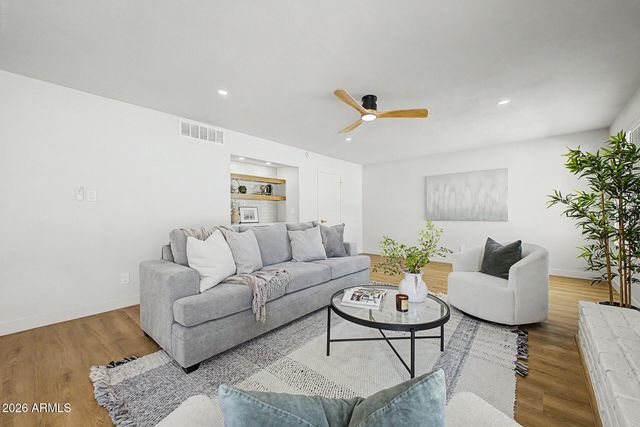 4016 W SOLANO Drive S, Phoenix, AZ 85019