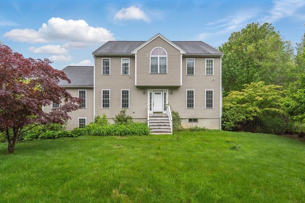 21 Russo Dr, Marlborough, MA 01752