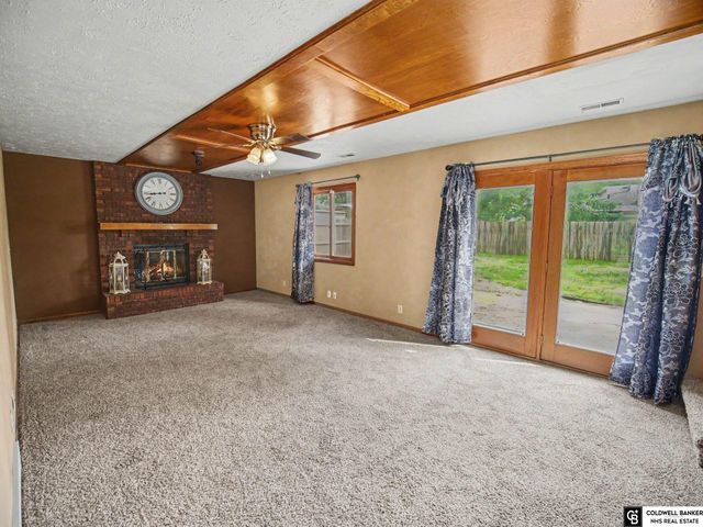 15176 T Street, Omaha, NE 68137