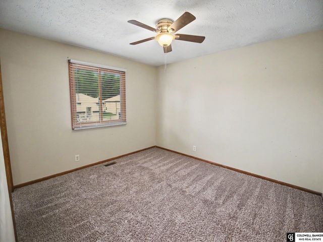 15176 T Street, Omaha, NE 68137