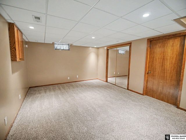 15176 T Street, Omaha, NE 68137