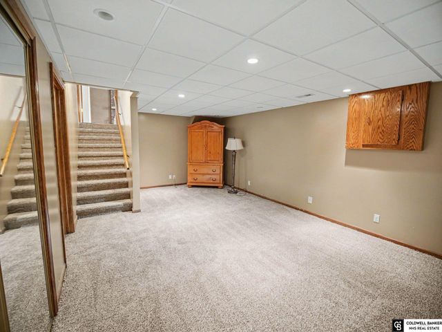 15176 T Street, Omaha, NE 68137