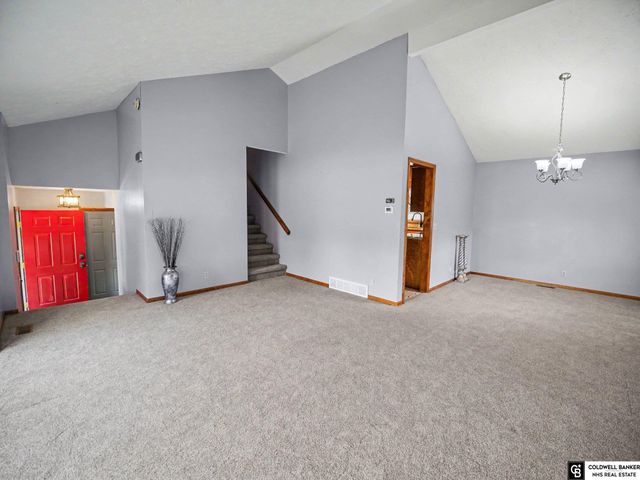 15176 T Street, Omaha, NE 68137