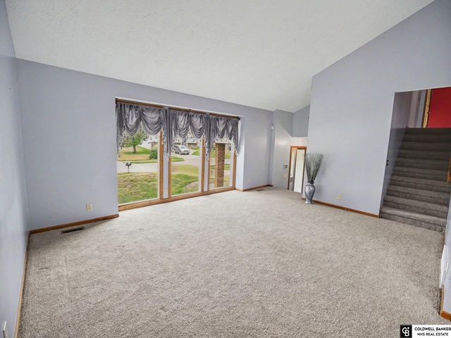15176 T Street, Omaha, NE 68137