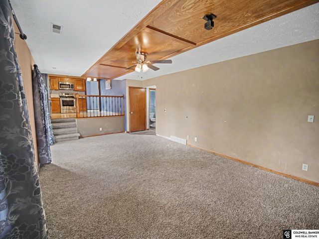 15176 T Street, Omaha, NE 68137