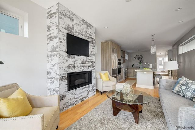 1811 W 32nd Avenue R, Denver, CO 80211