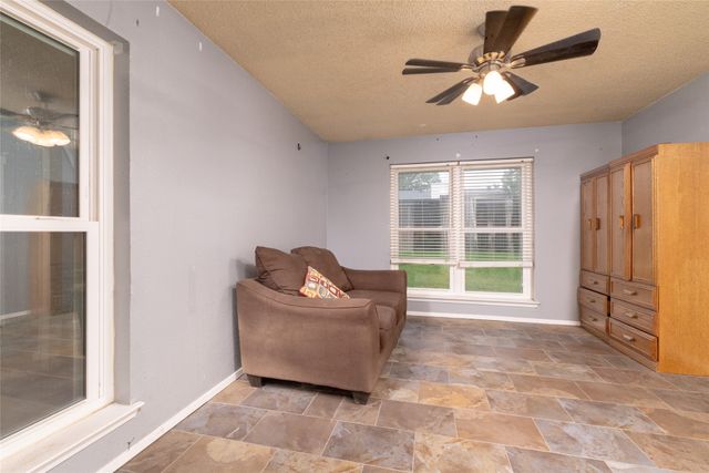 400 Indian Crest Drive, Saginaw, TX 76179