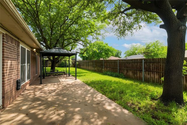 400 Indian Crest Drive, Saginaw, TX 76179