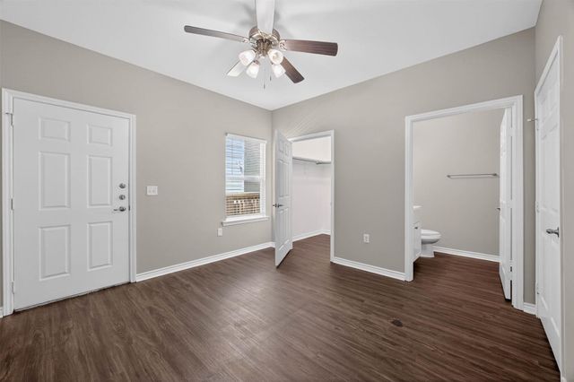 4507 P, Galveston, TX 77551