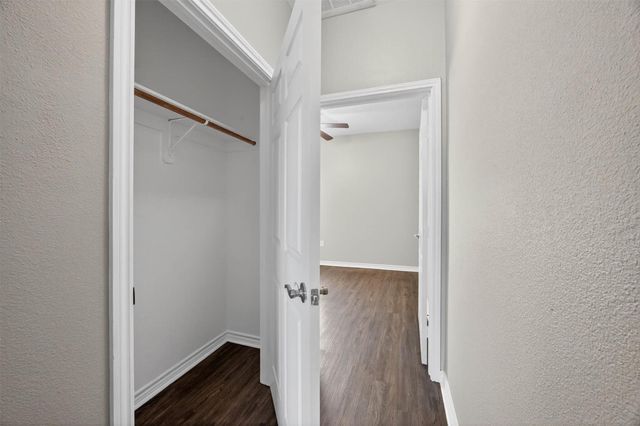 4507 P, Galveston, TX 77551