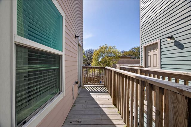 4507 P, Galveston, TX 77551