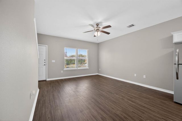 4507 P, Galveston, TX 77551