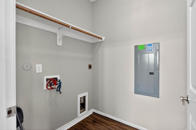 4507 P, Galveston, TX 77551