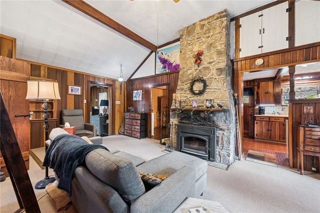 211 Ironwood Rd, Jefferson Twp, PA 15501