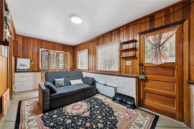 211 Ironwood Rd, Jefferson Twp, PA 15501