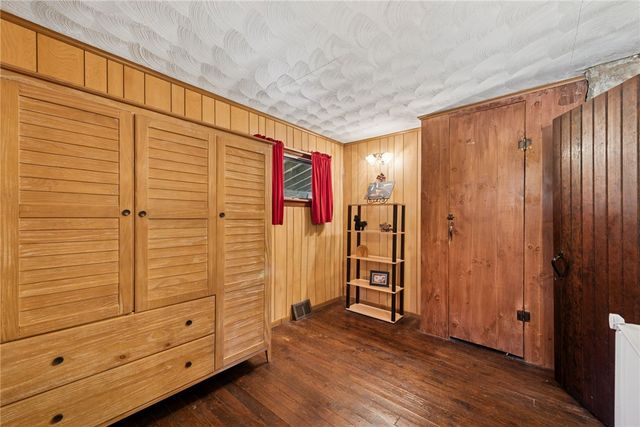 211 Ironwood Rd, Jefferson Twp, PA 15501