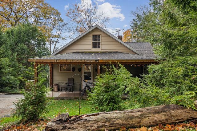 211 Ironwood Rd, Jefferson Twp, PA 15501