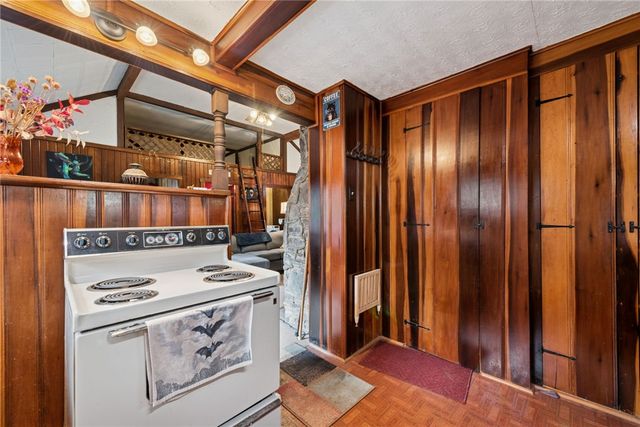 211 Ironwood Rd, Jefferson Twp, PA 15501