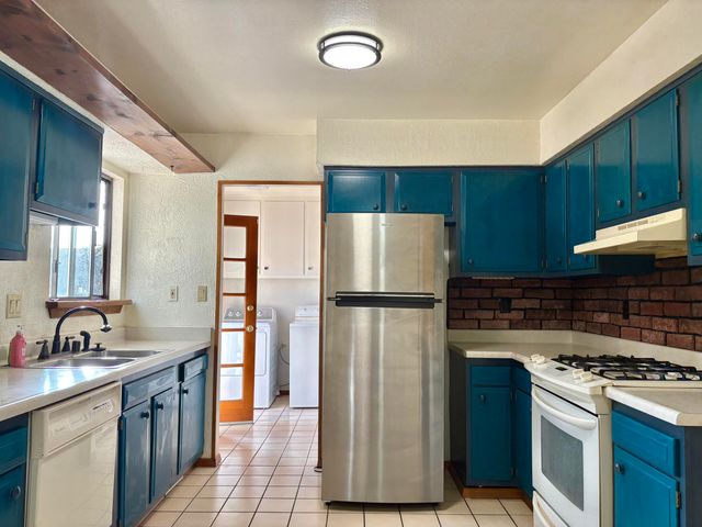 2408 Figueroa Drive NE, Albuquerque, NM 87112