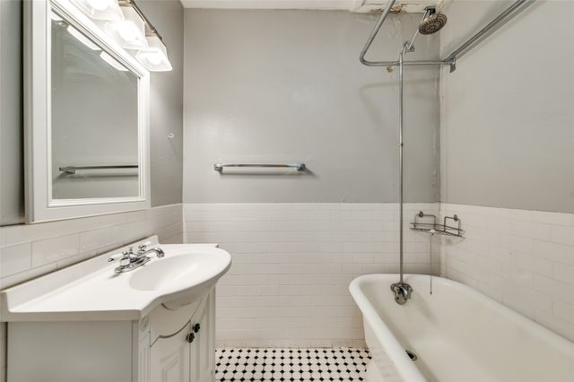 5833 Velasco Avenue, Dallas, TX 75206