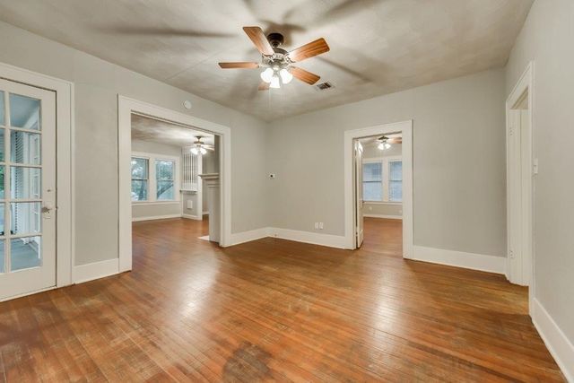 5833 Velasco Avenue, Dallas, TX 75206