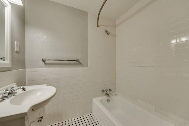 5833 Velasco Avenue, Dallas, TX 75206
