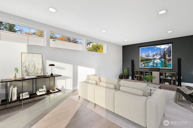 5030 Puget Boulevard SW, Seattle, WA 98106